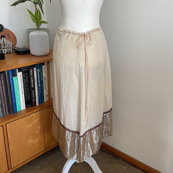 NWT Rozae Nichols luxurious cream and gold silk lined skirt w/back tie Sz Med - Picture 2 of 10